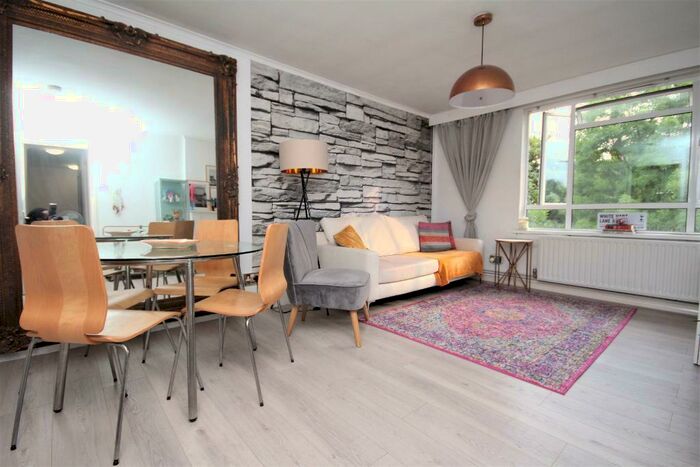 2 Bedroom Flat To Rent In Essex Road, Islington, London, N1