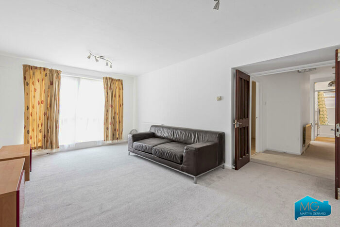2 Bedroom Apartment To Rent In Nigel Court, Seymour Road, Finchley, N3