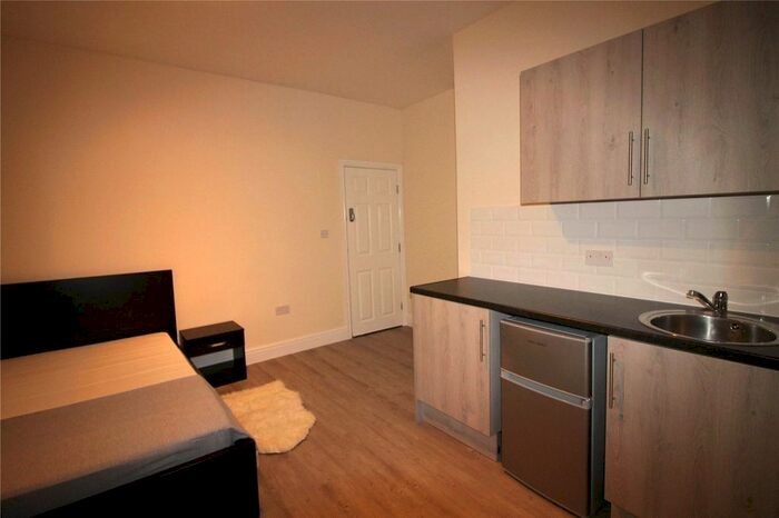 1 Bedroom Studio To Rent In Beaconsfield Road, Southall, UB1