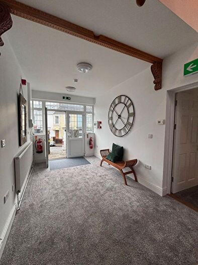 2 Bedroom Flat To Rent In Cambridge Street, Uplands, SA2