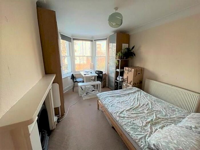 Studio To Rent In Tierney Road, London, SW2