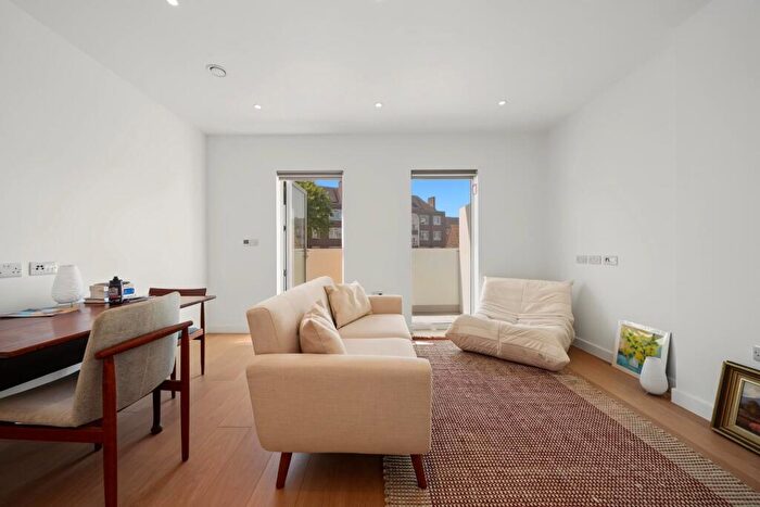 1 Bedroom Apartment To Rent In Goldsmiths Row, London, E2