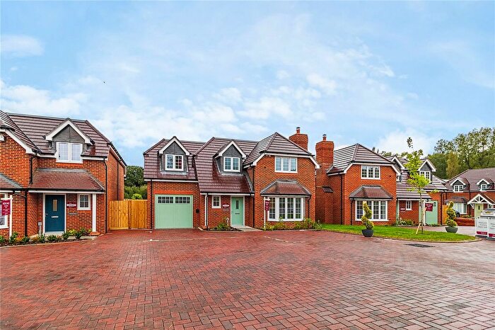 4 Bedroom Detached House For Sale In The Wickets, Rowledge, Farnham, GU10