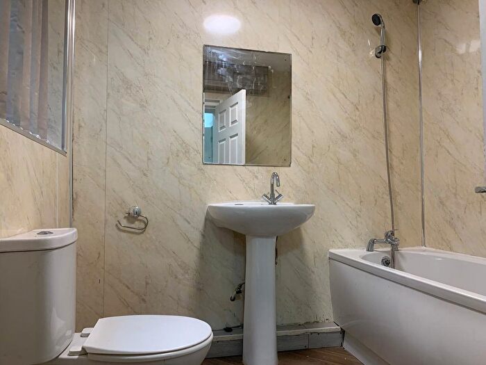 2 Bedroom Flat To Rent In Ash Tree Road, Crumpsall, Manchester, M8