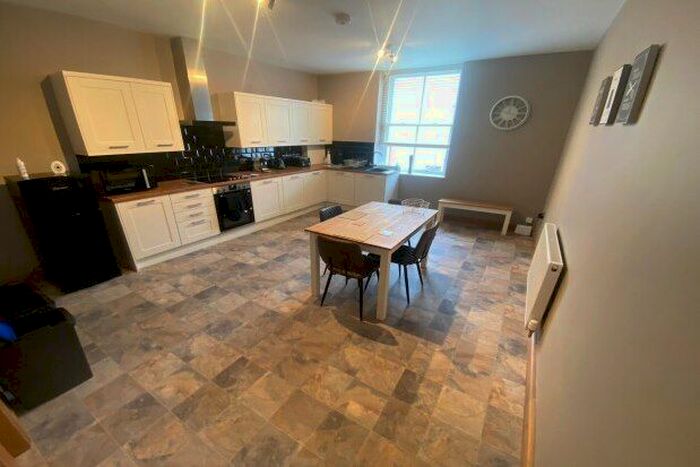 2 Bedroom Flat To Rent In Flat Conway Road, Bae Colwyn, LL29