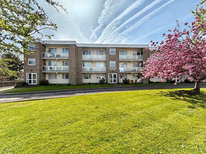 2 Bedroom Flat For Sale In Collington Lane East, Bexhill-On-Sea, TN39