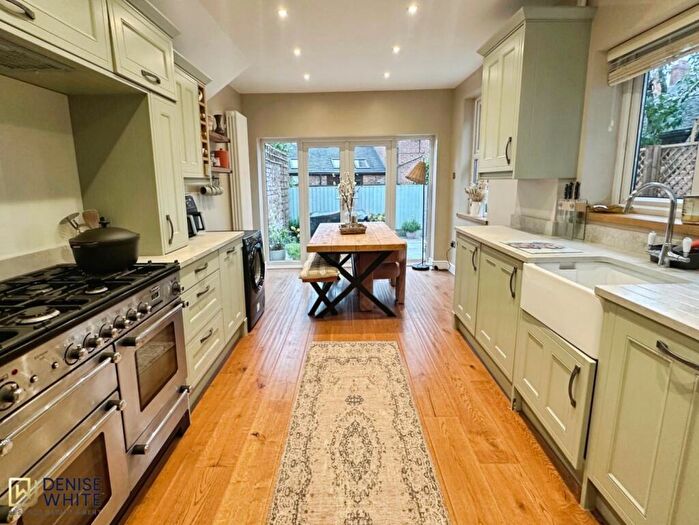 4 Bedroom Town House For Sale In Ashbourne Road, Leek, Staffordshire, ST13