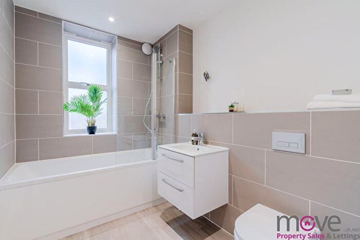2 Bedroom Flat For Sale In Station Road, Churchdown, GL3