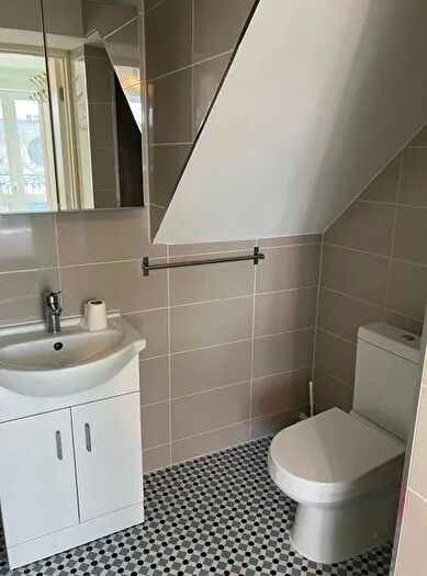 Studio To Rent In London Road, Mitcham, CR4