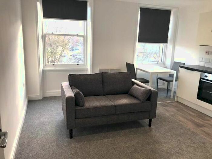 1 Bedroom Flat To Rent In Eldon Place, Bradford, BD1