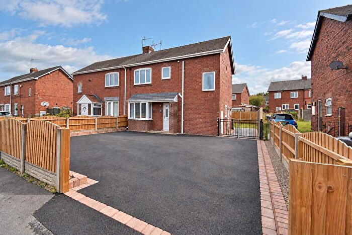 3 Bedroom Semi-detached House To Rent In Central Drive, Castleford, WF10
