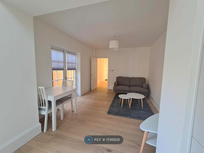 1 Bedroom Flat To Rent In Bow Common Lane, London, E3