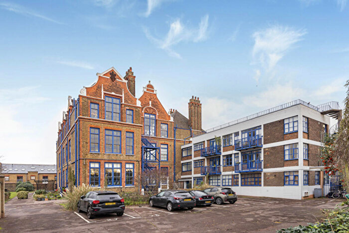 1 Bedroom Apartment For Sale In Principal Square, London, E9