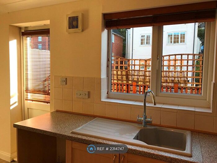 2 Bedroom End Of Terrace House To Rent In Kings Road, Haslemere, GU27