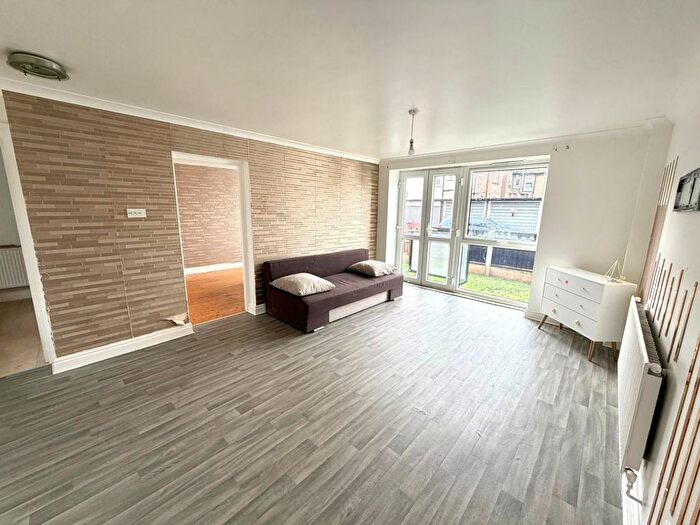 1 Bedroom Flat To Rent In Victoria Avenue, London, E6