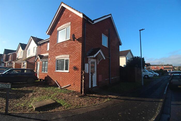 2 Bedroom End Of Terrace House To Rent In Saxon Drive, Trowbridge, BA14