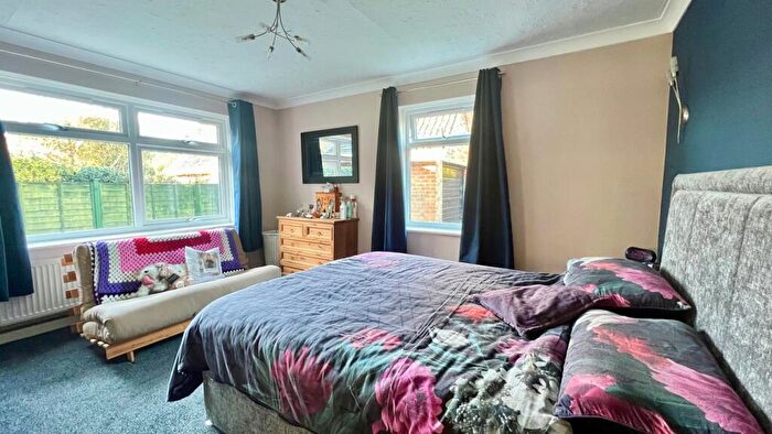 2 Bedroom Bungalow For Sale In Pound Lane, Burley, Ringwood, BH24
