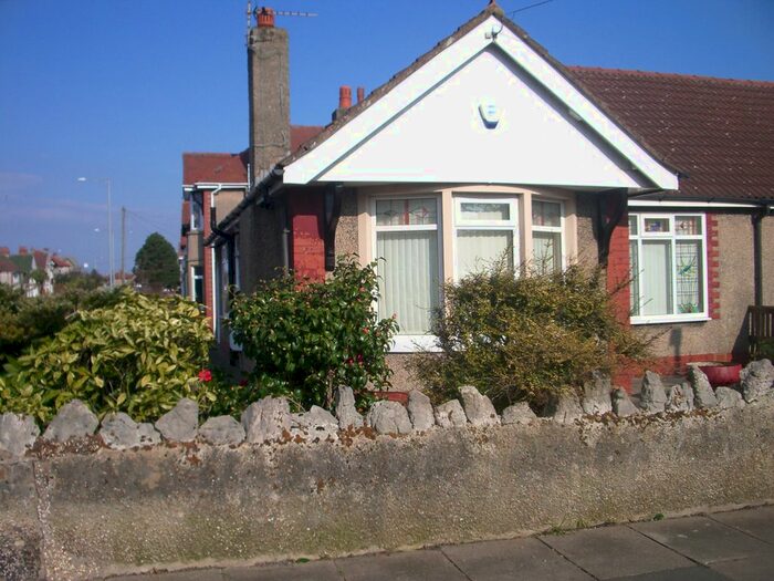 2 Bedroom Semi-Detached Bungalow To Rent In Balmoral Road, Morecambe, LA4