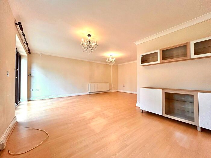 4 Bedroom Property To Rent In Arlington Road, Woodford Green, IG8