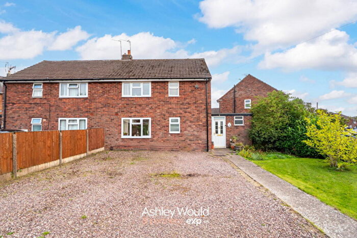 3 Bedroom Semi-Detached House For Sale In Bournes Hill, Halesowen, B63