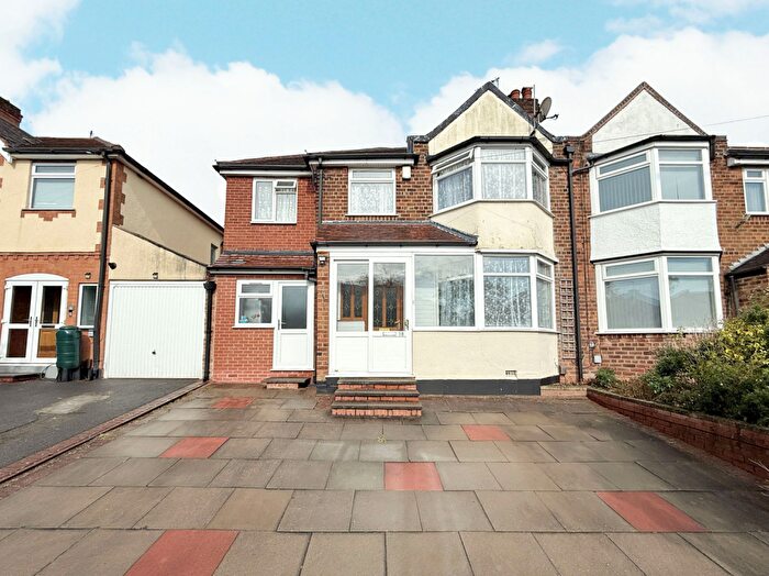 6 Bedroom Semi-Detached House For Sale In Barton Lodge Road, Hall Green, B28