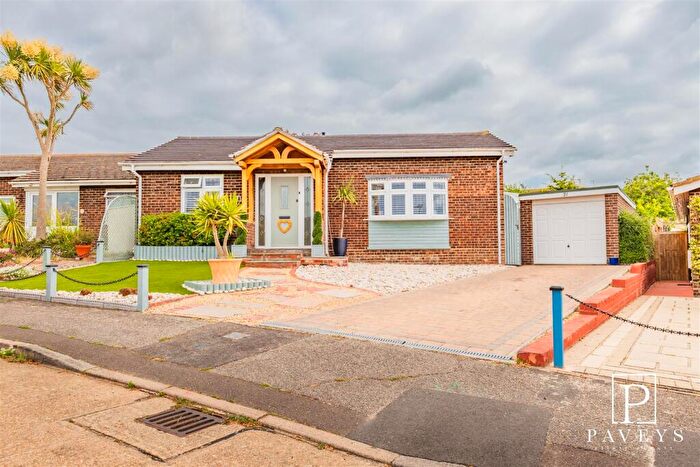 2 Bedroom Detached Bungalow For Sale In Great Harrods, Walton On The Naze, CO14