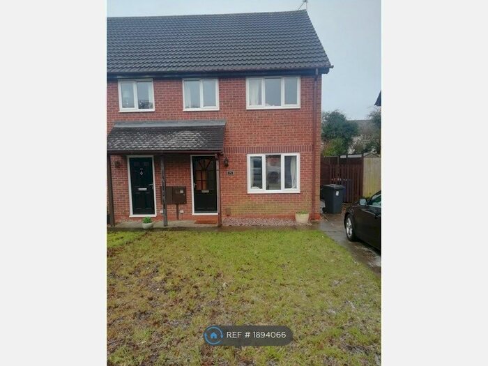 3 Bedroom Semi-Detached House To Rent In Saffron Drive, Derby, DE21