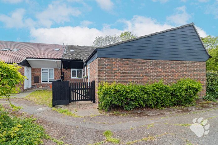 4 Bedroom End Of Terrace House For Sale In Little Searles, Pitsea, SS13