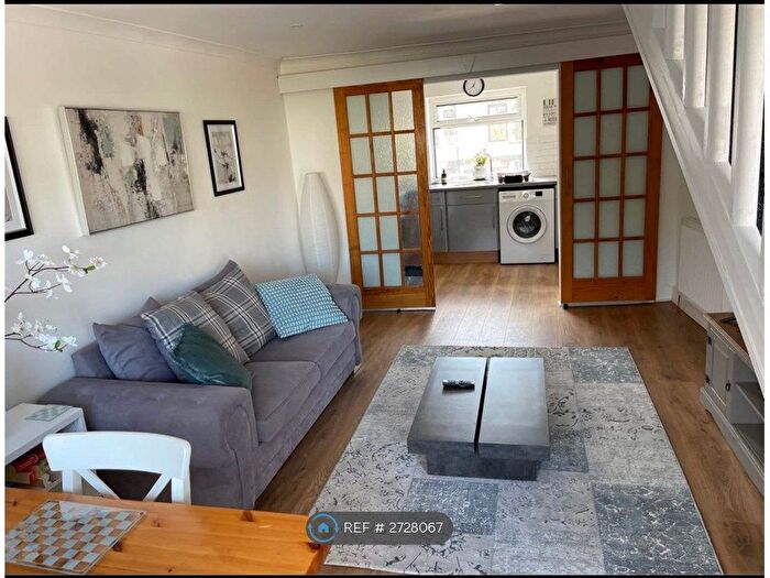 1 Bedroom Flat To Rent In Kings Road, Cardiff, CF11