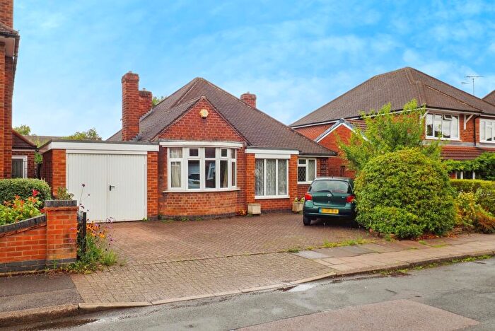 2 Bedroom Bungalow For Sale In Charlecote Drive, Wollaton, Nottingham, NG8