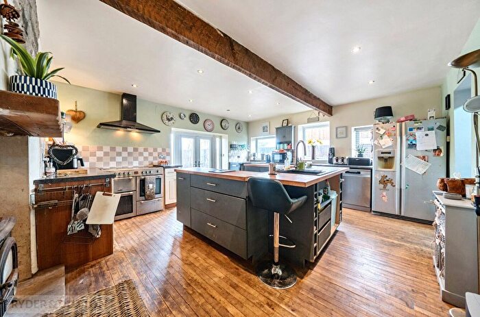 3 Bedroom Semi-detached House For Sale In Balkram Edge Road, Halifax, West Yorkshire, HX2