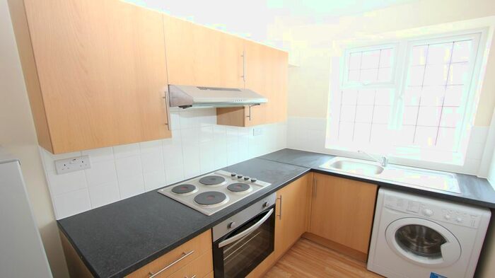 3 Bedroom Flat To Rent In The Arcade, Maxwell Road, Beaconsfield HP9