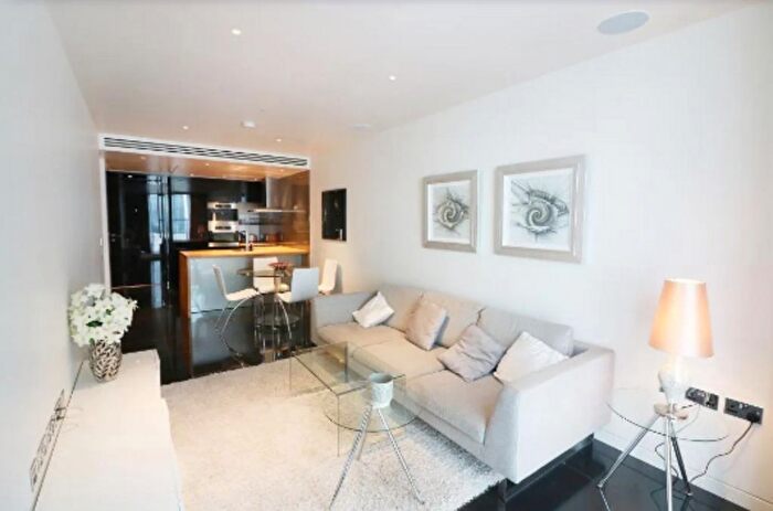 1 Bedroom Flat To Rent In The Heron, Moorgate, EC2Y