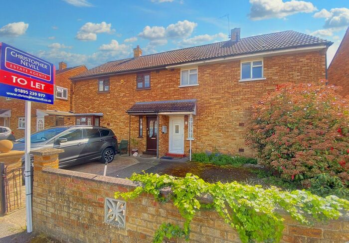 3 Bedroom End Of Terrace House To Rent In Maygoods Green, Uxbridge, Middlesex, UB8