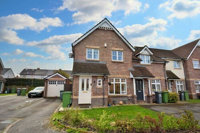 3 Bedroom End Of Terrace House To Rent In Yarrow Close, CF5