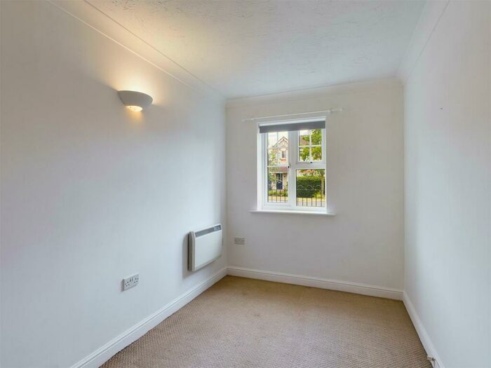 2 Bedroom Apartment To Rent In Arthurs Close, Bristol, BS16