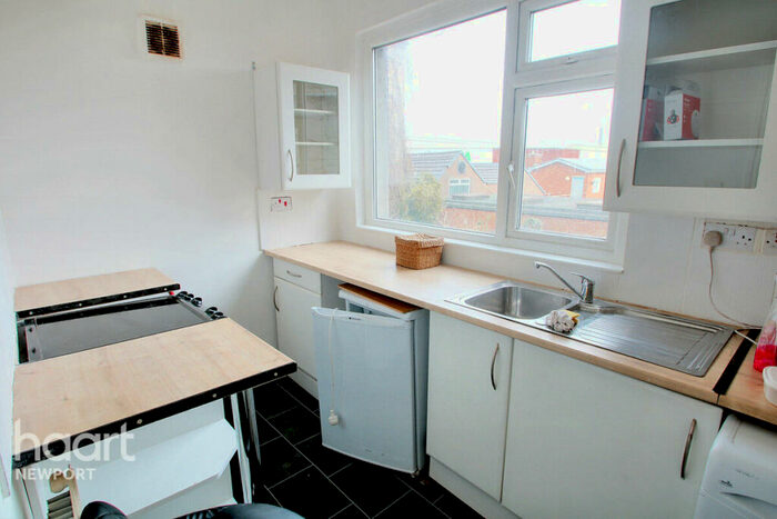 2 Bedroom Apartment For Sale In Commercial Road, Newport, NP20