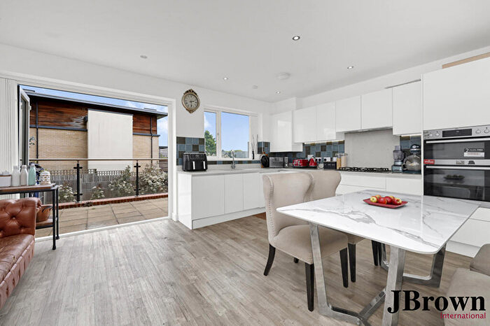 4 Bedroom Terraced House For Sale In Henry Darlot Drive, Mill Hill, NW7