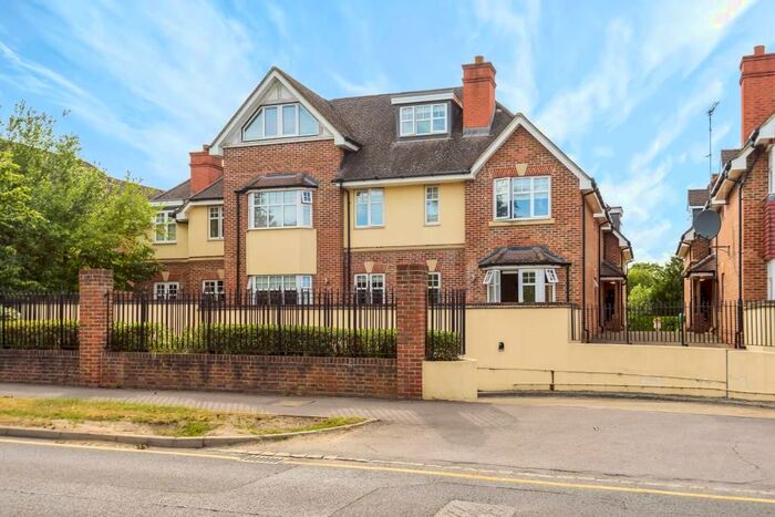 2 Bedroom Flat To Rent In Maidenhead, Berkshire, SL6