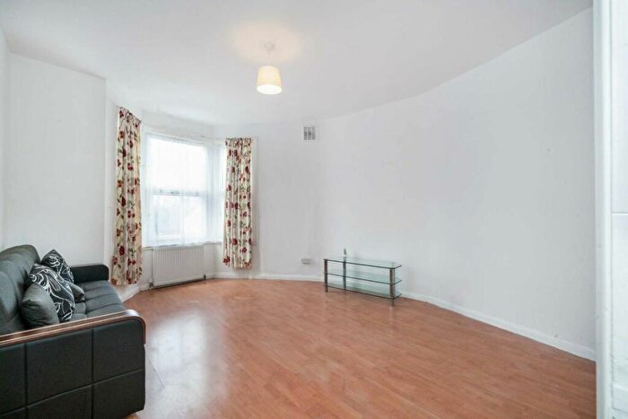 2 Bedroom Flat To Rent In Clifton Road, Willesden, NW10