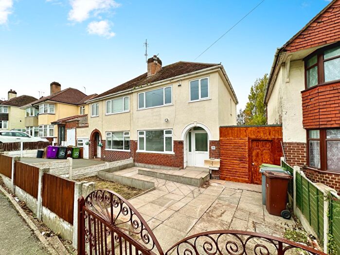 3 Bedroom Semi Detached House For Sale In Mount Road, Lanesfield, Wolverhampton, WV4