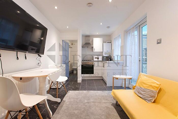 2 Bedroom Apartment To Rent In Portree Street, Tower Hamlets, E14