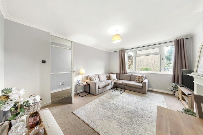 2 Bedroom Flat To Rent In Bolton Road, London, W4