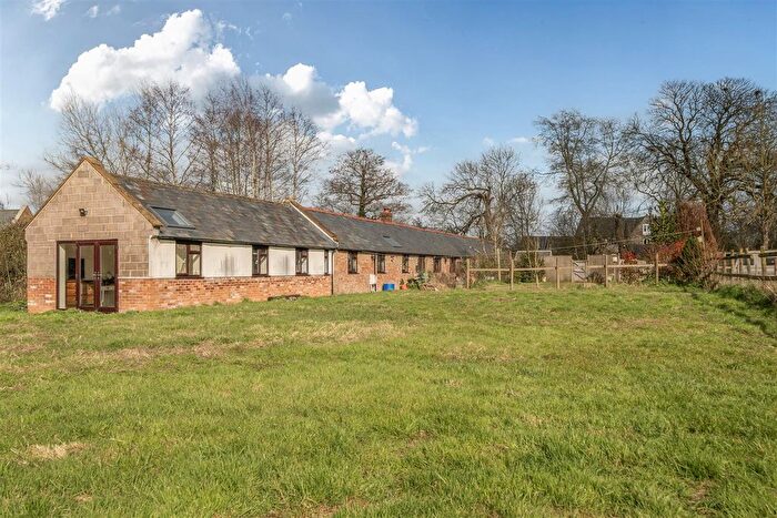 4 Bedroom Barn Conversion For Sale In Tail Mill Lane, Merriott, TA16