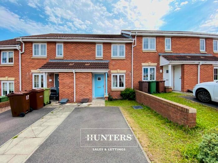 3 Bedroom Town House To Rent In Heather Court, Castleford, WF10