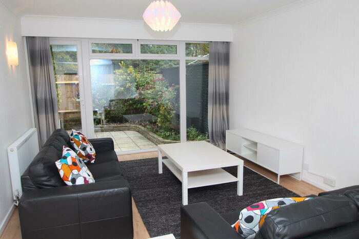 4 Bedroom Terraced House To Rent In Tipton Drive, Croydon, CR0