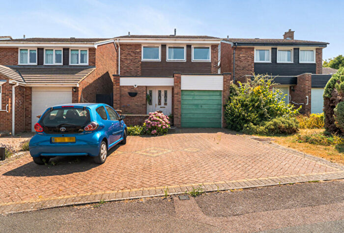 3 Bedroom Detached House For Sale In Conifer Close, Oxford, Oxfordshire, OX2