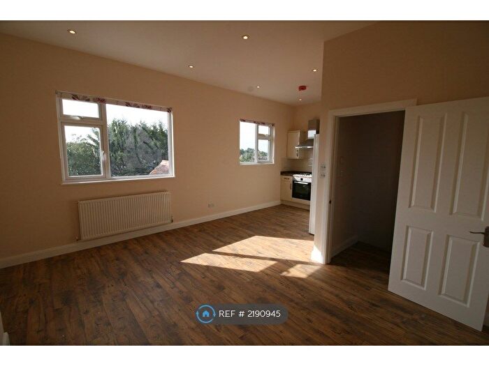 1 Bedroom Flat To Rent In Shakespeare Road, London, W7