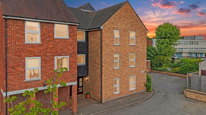 1 Bedroom Flat For Sale In Fryerning Lane, Ingatestone, CM4