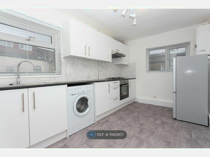 1 Bedroom Flat To Rent In Reginald Road, London, E7